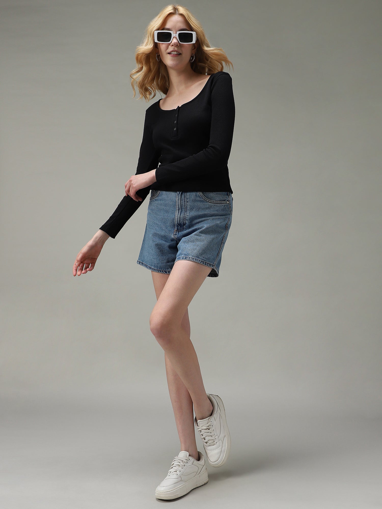Women's Black Casual Slim Fit Solid Top