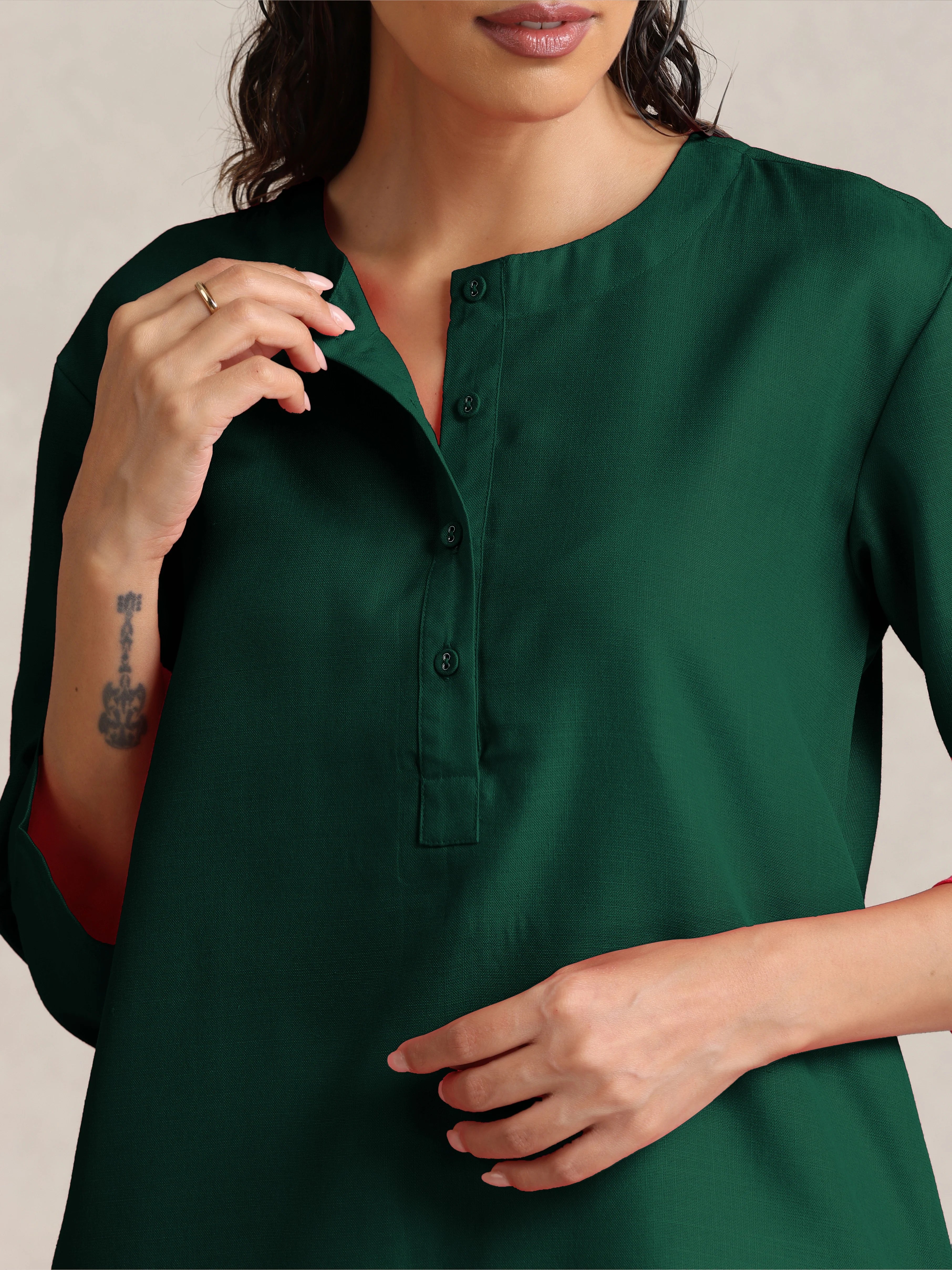 Women's Green Cotton Blend Short Kurta