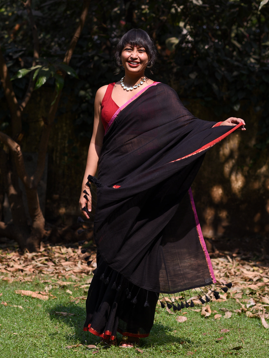Women's Black Casual Cotton Blend Saree