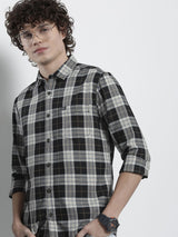 Men's Regular Fit Checkered Full Sleeves Cutaway Collar Casual Shirt