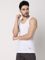 Men's White Solid Round Neck Vest