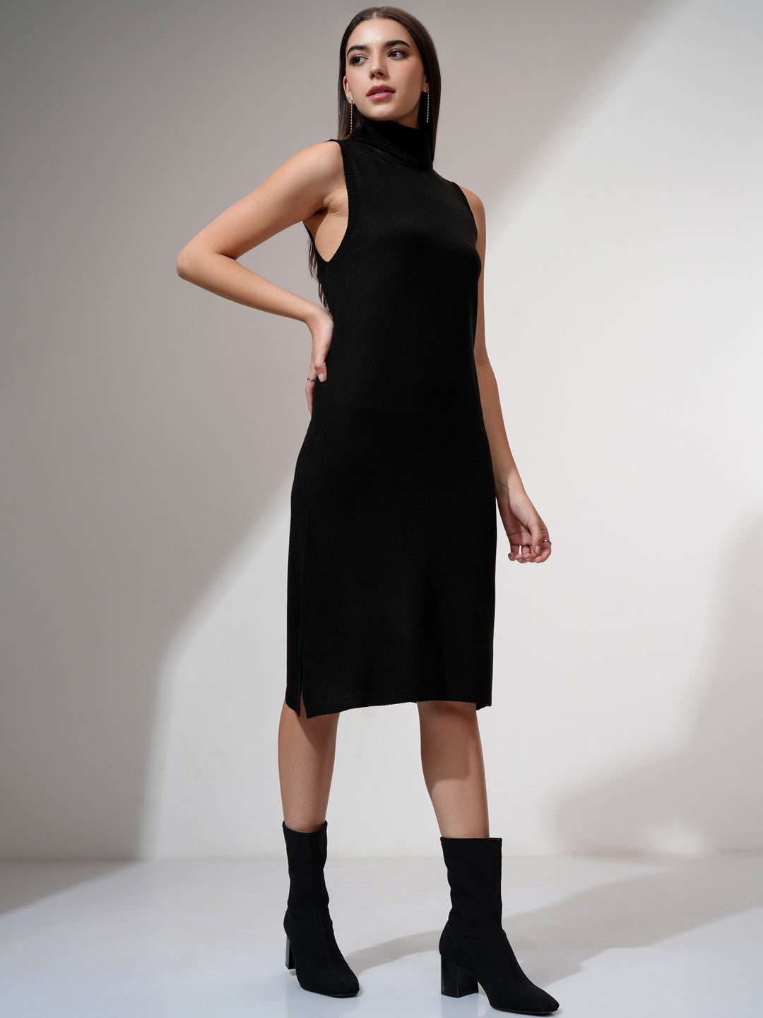 Women's Black Casual Solid Sleeveless Sweater