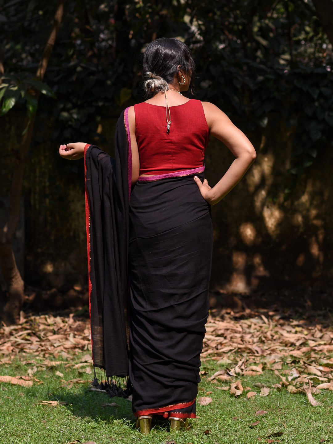 Women's Black Casual Cotton Blend Saree