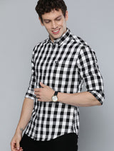 Men's Slim Fit Checkered Full Sleeves Cutaway Collar Casual Shirt