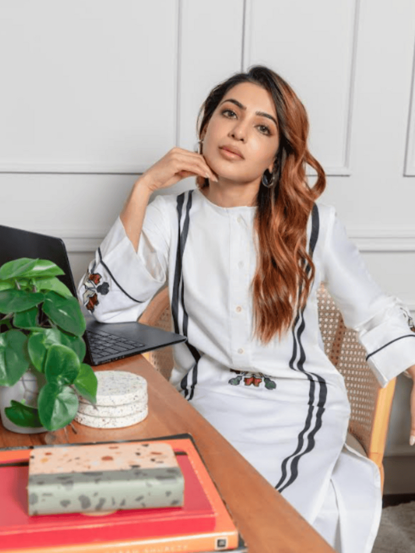 Women's White Casual Regular Fit Printed Kurta Set