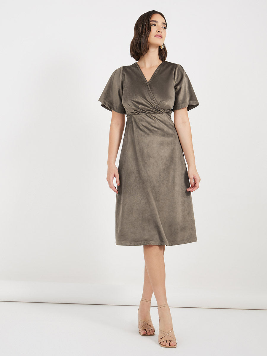 Women's Solid V-Neck 3/4th Sleeves A-Line Midi Dress