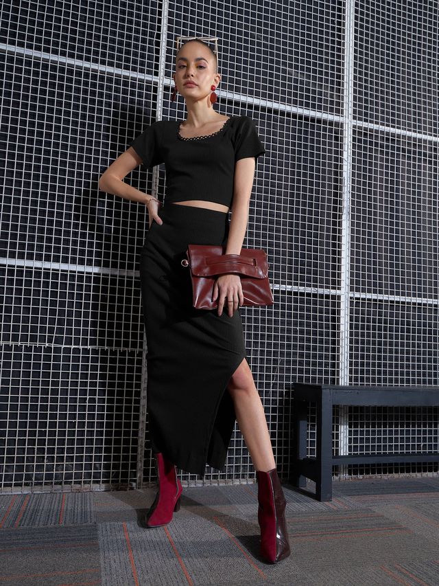 Women's Black Casual Solid Slim Fit Skirt