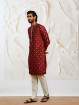 Men's Maroon Silk Blend Printed Kurta With Embroidered Colllar With Pant Style Pyjama Set