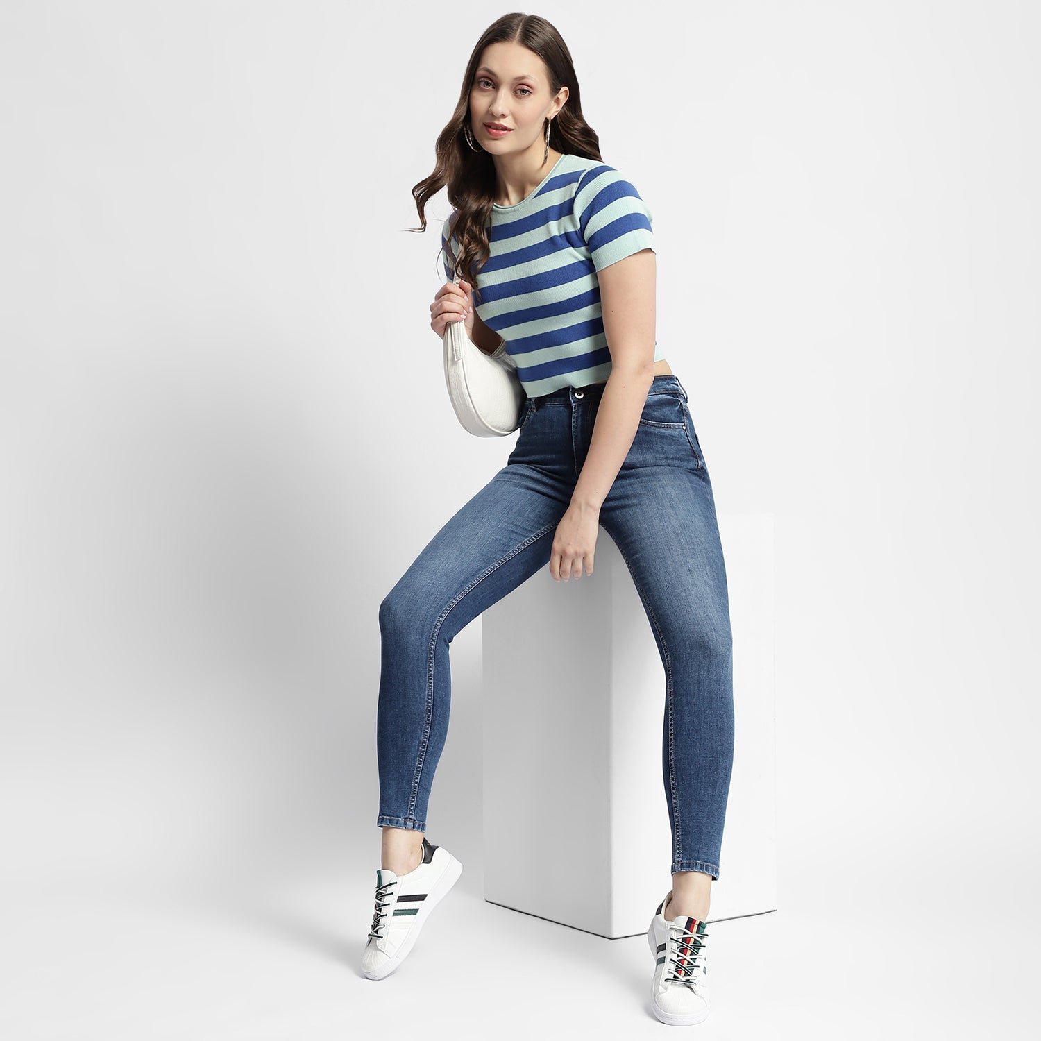 Women's Blue Casual Slim Fit Solid Jeans