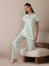 Women's Green Everyday Regular Fit Solid Half Sleeves Night Suits