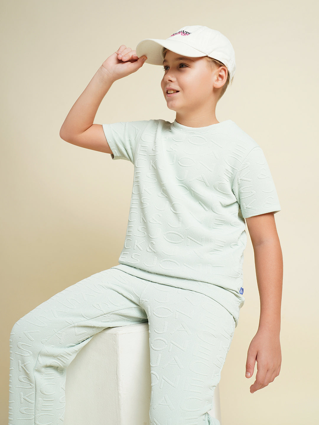 Boys Blue Solid Regular Fit Casual Tshirt