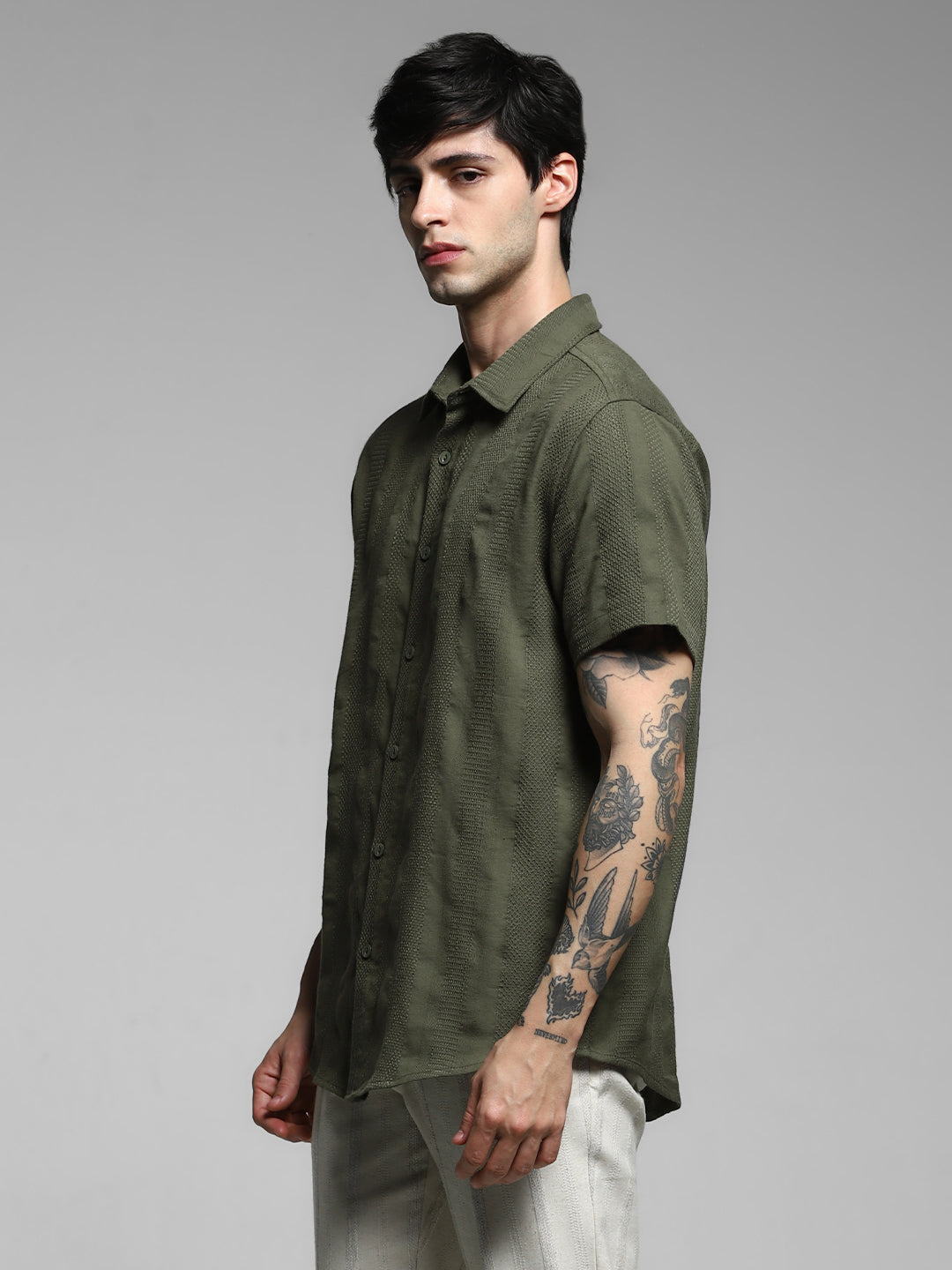 Men's Green Work Regular Fit Solid Half Sleeves Shirt