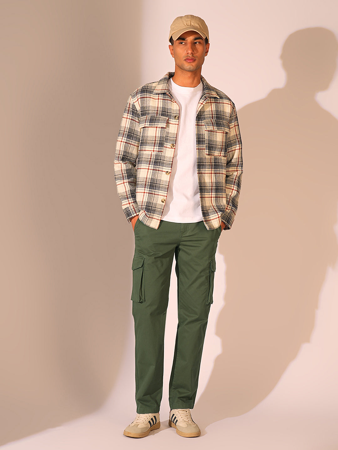 Men's Green Casual Regular Fit Solid Trousers