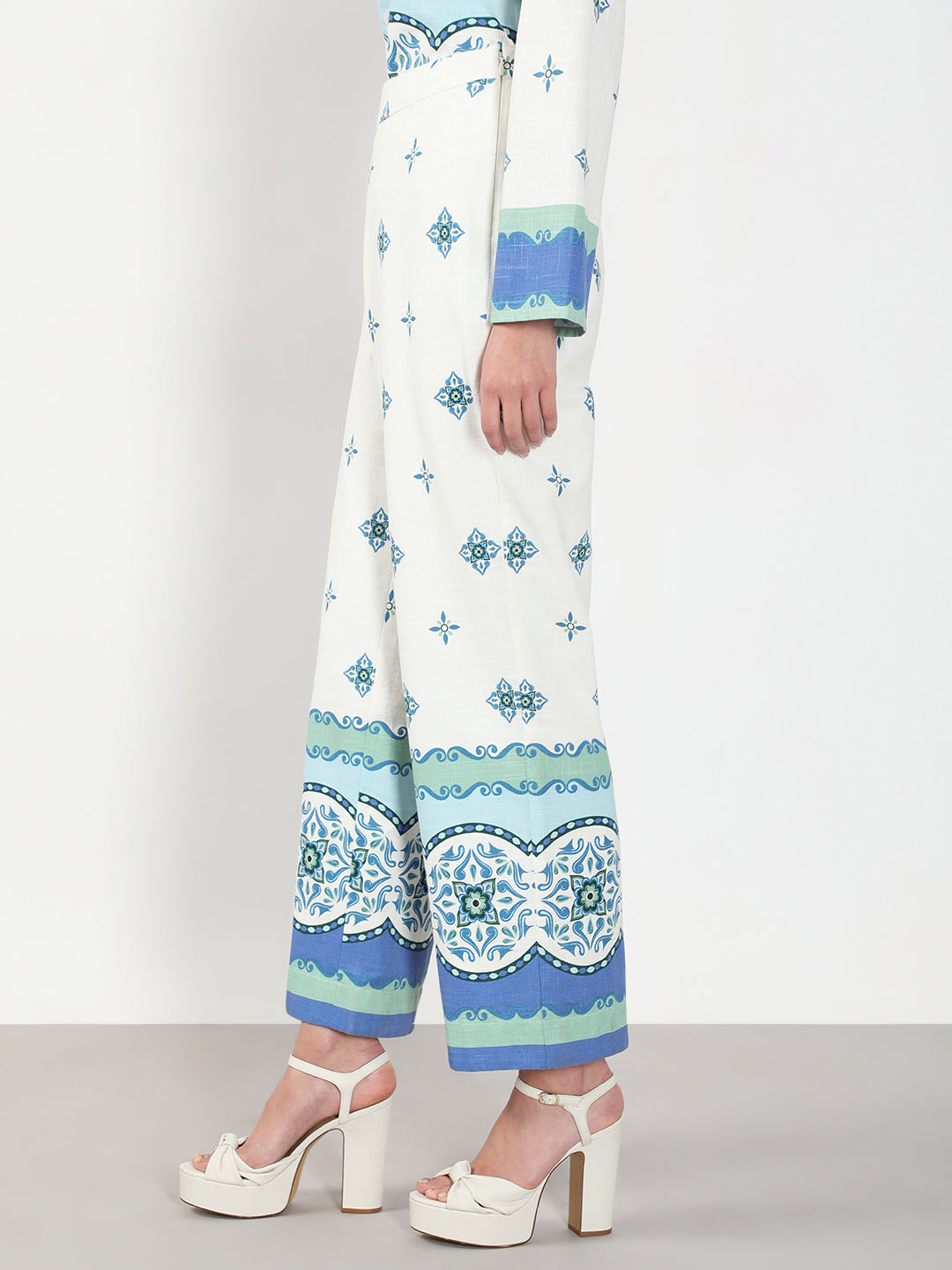 Women's White Casual Printed Straight Pant