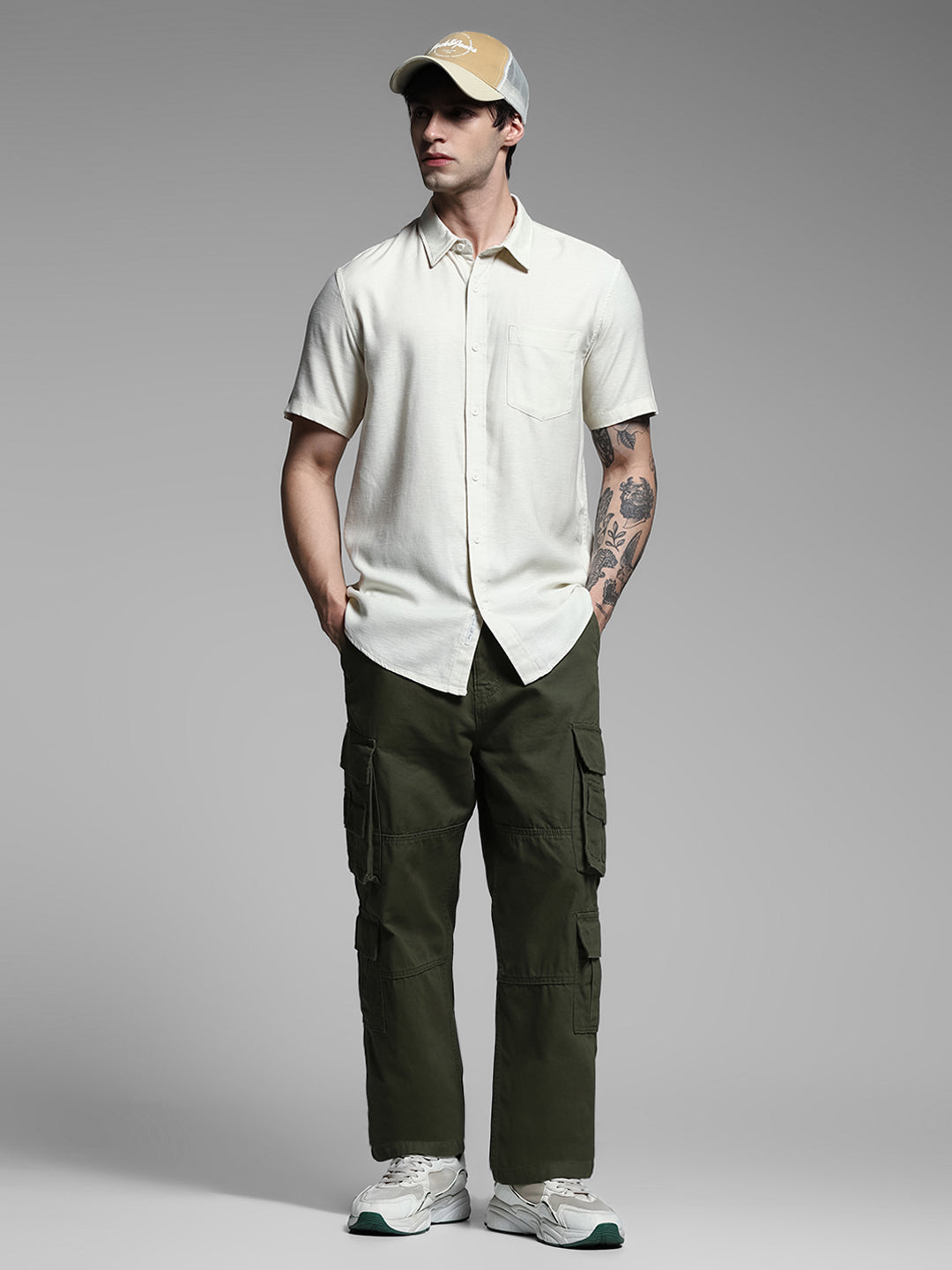Men's Grey  Casual Regular Fit Solid  Cargo