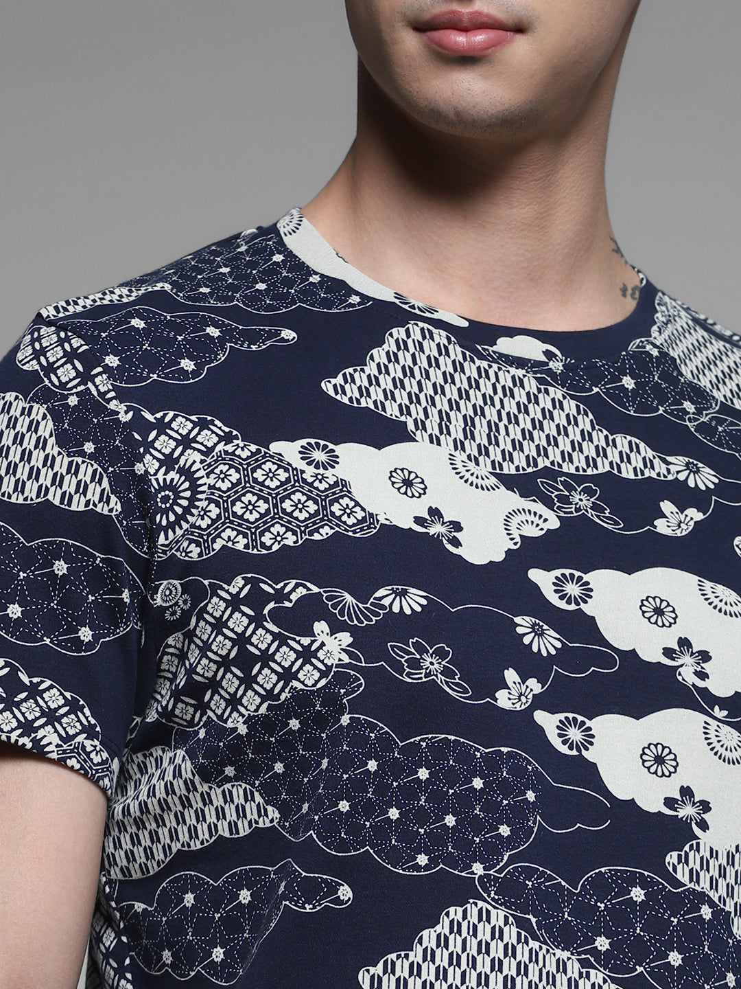 Men's Navy Casual Regular Fit Printed Half Sleeves Tshirt