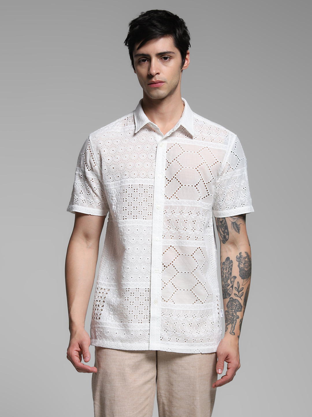 Men's White Casual Regular Fit Printed Half Sleeves Shirt