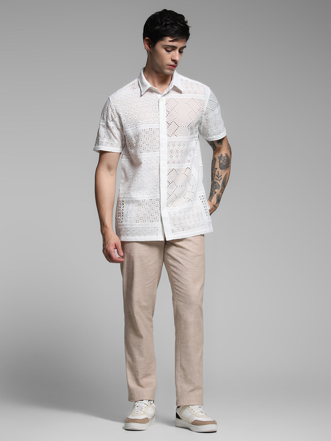 Men's White Casual Regular Fit Printed Half Sleeves Shirt