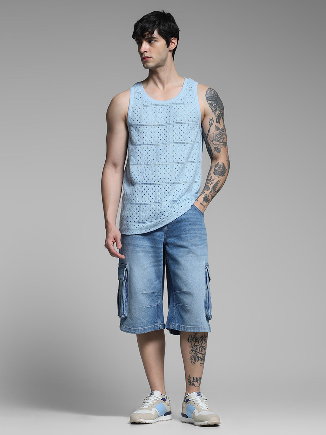 Men's Blue Casual Regular Fit Solid Sleeveless Vest