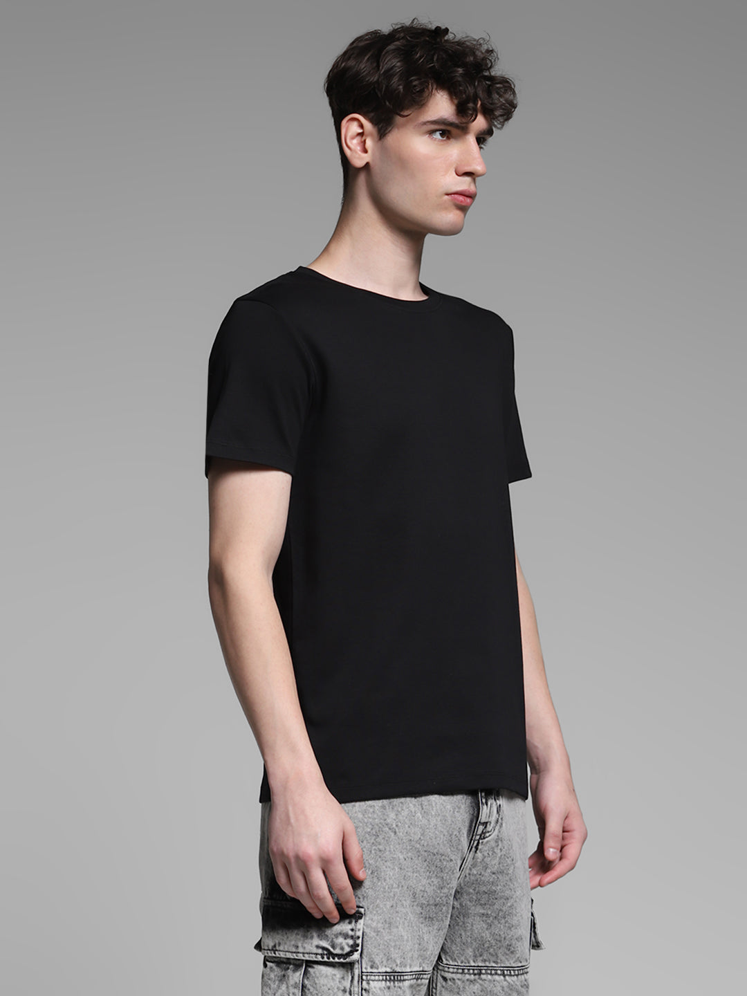 Men's Black Casual Regular Fit Solid Half Sleeves Tshirt