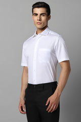 Men's White Formal Solid Regular Fit Half Sleeves Shirt