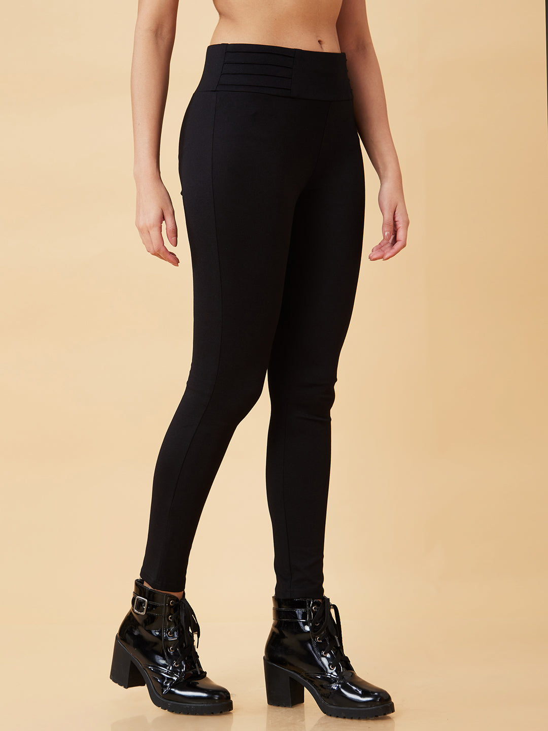 Women's Black Casual Skinny Fit Solid Jeggings