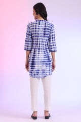 Women's Blue Tie & Dye Printed Cotton Straight Kurti