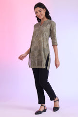 Women's Green Geometric Printed Cotton Straight Kurti