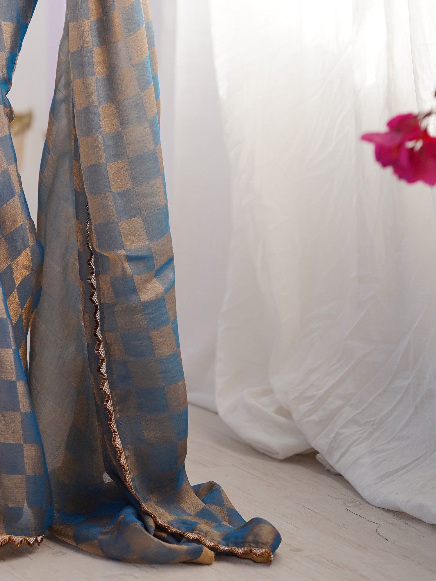 Women's Chiffon Blue Embellished Designer Saree with Blouse Piece