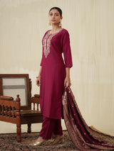 Women's Red Fusion Regular Fit Embroidered Three Quarter Sleeves Kurtas Sets