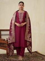 Women's Red Fusion Regular Fit Embroidered Three Quarter Sleeves Kurtas Sets