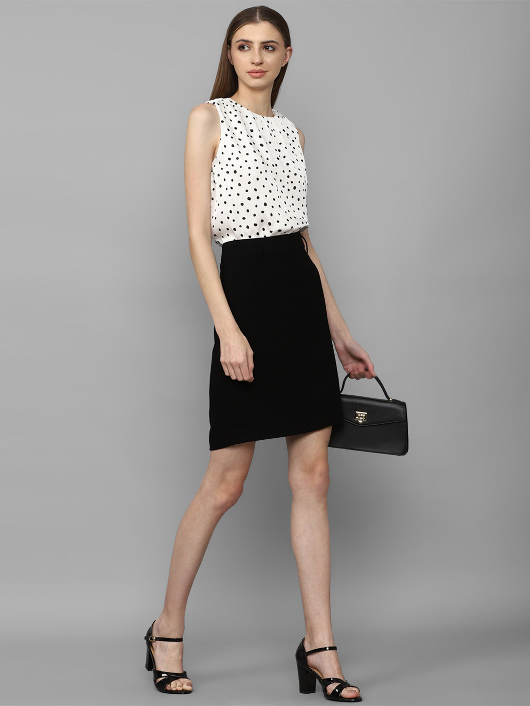 Women's Black Casual Regular Fit Solid Skirt