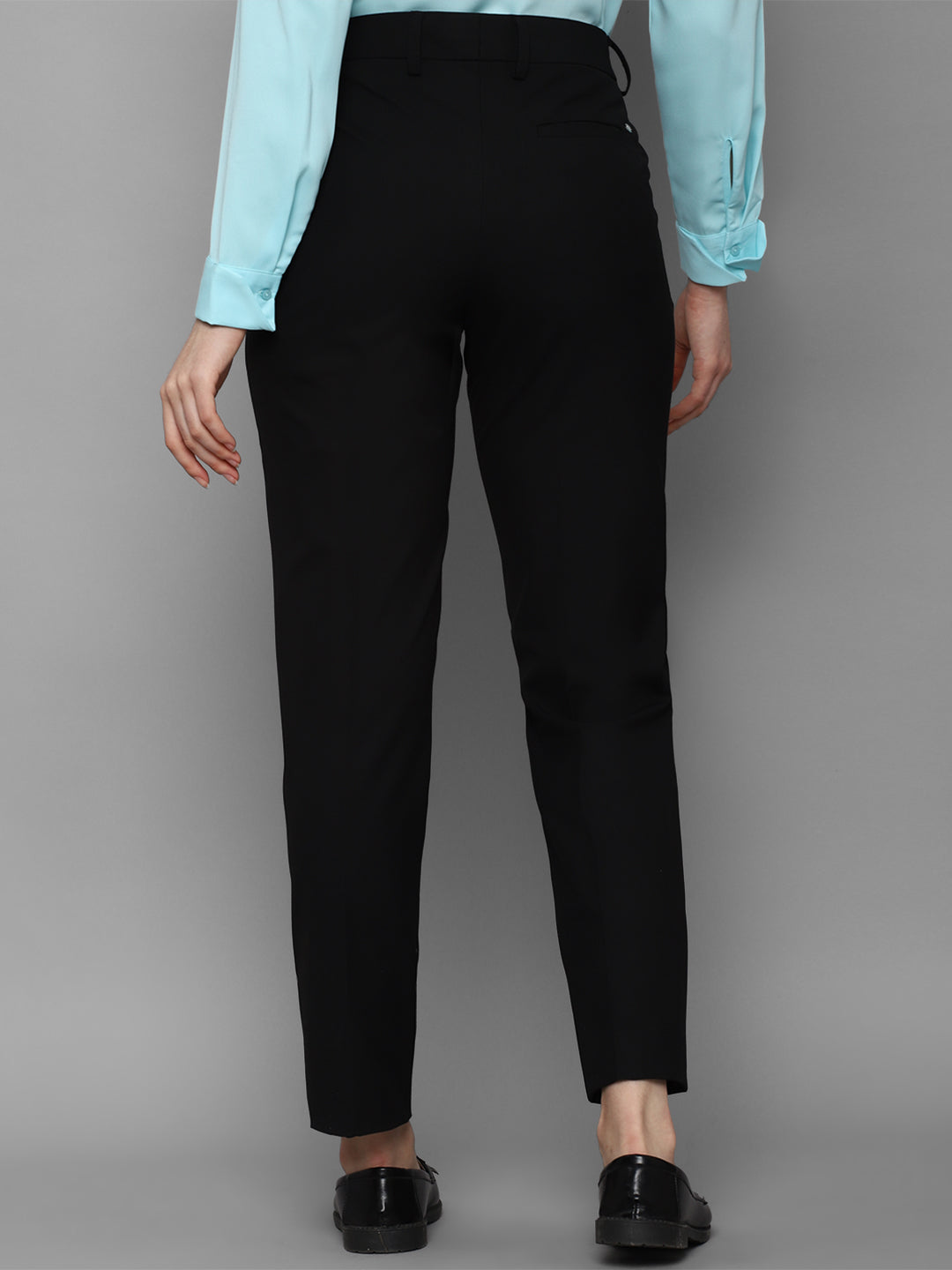 Women's Black Casual Tapered Fit Solid Trouser