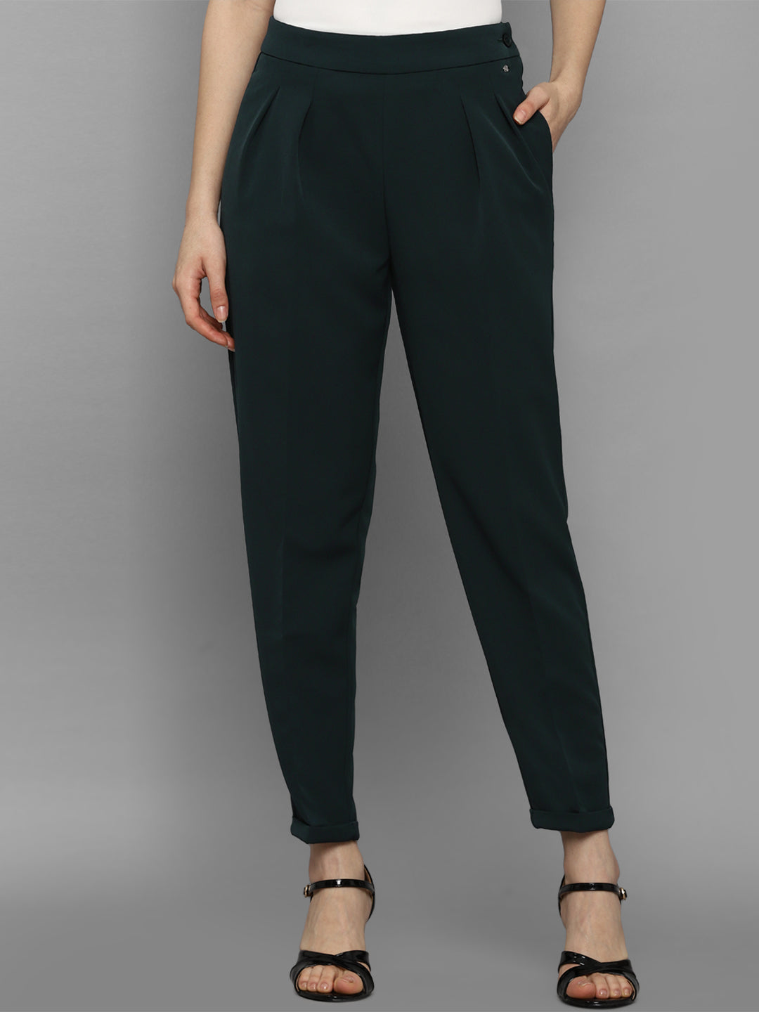Women's Green Casual Tapered Fit Solid Trouser