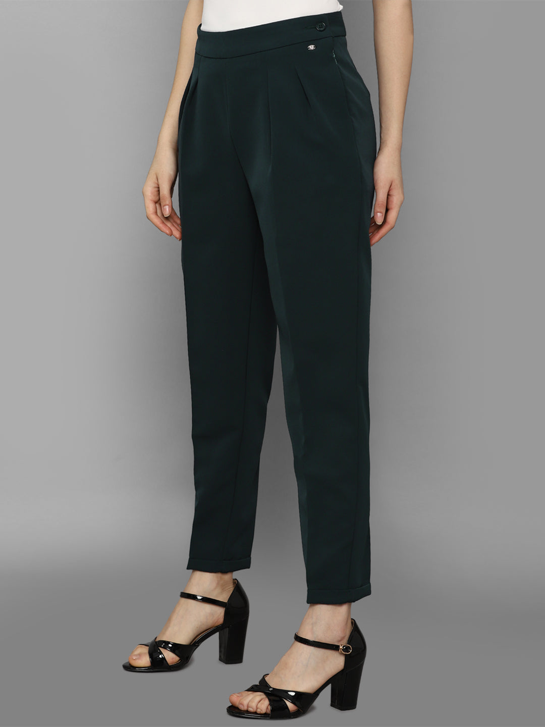 Women's Green Casual Tapered Fit Solid Trouser