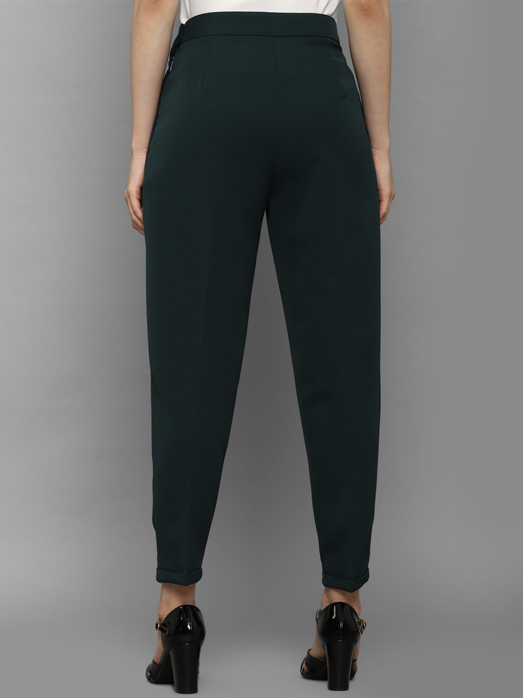 Women's Green Casual Tapered Fit Solid Trouser