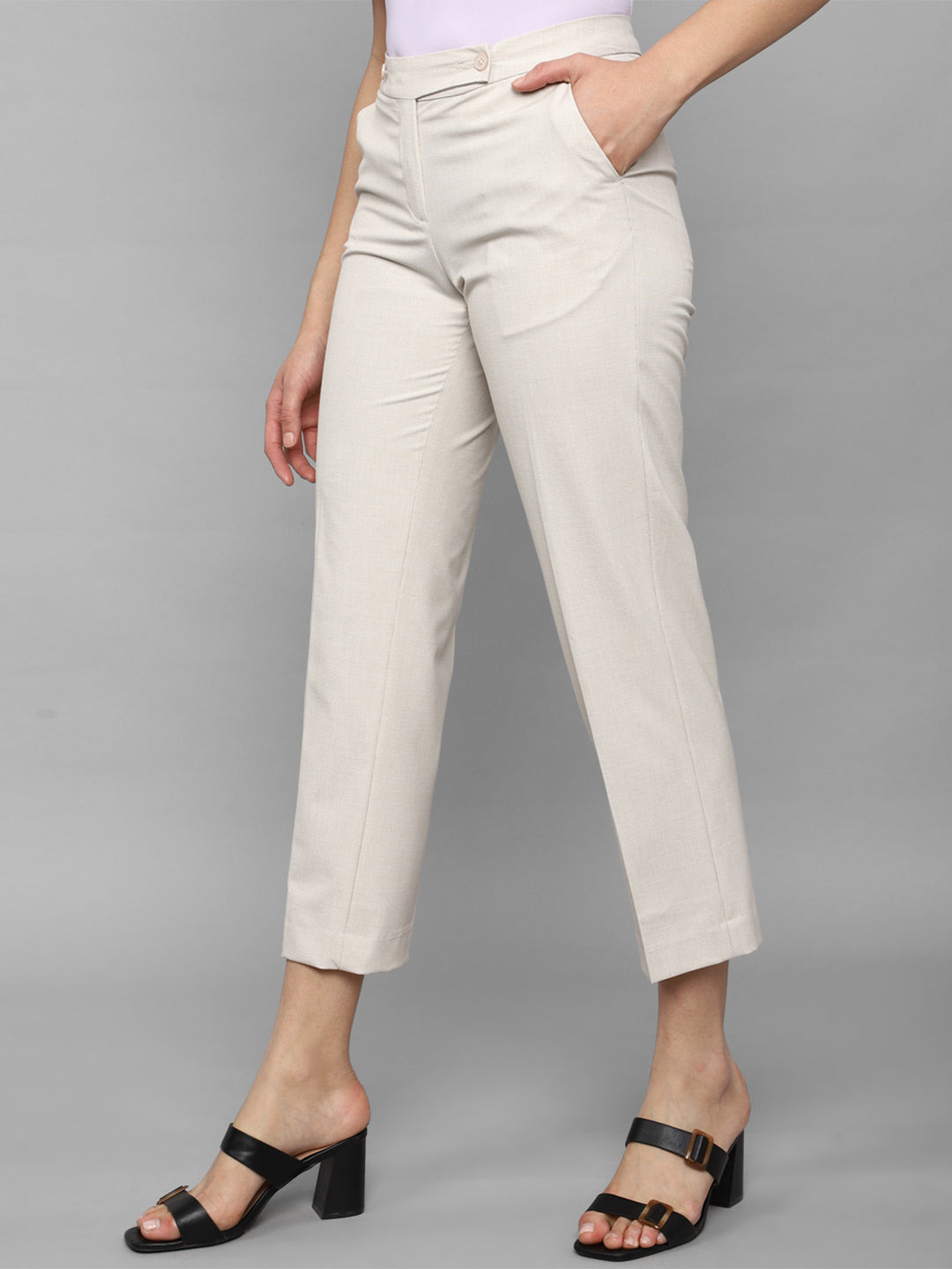 Women's Beige Casual Skinny Fit Solid Trouser