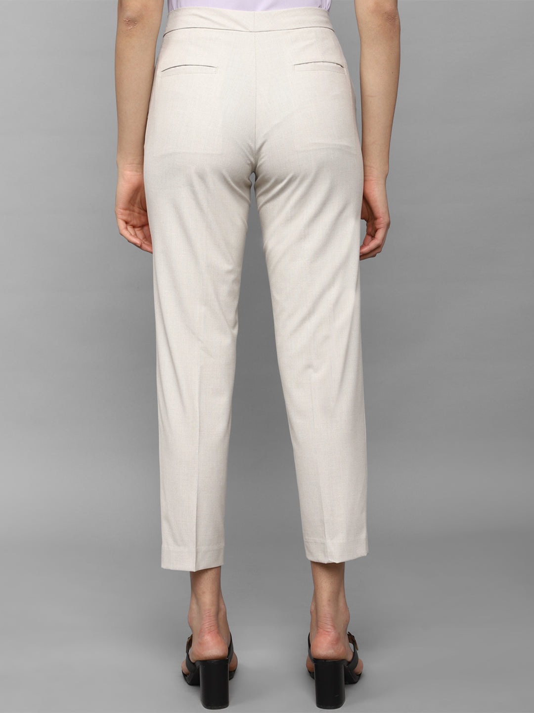 Women's Beige Casual Skinny Fit Solid Trouser