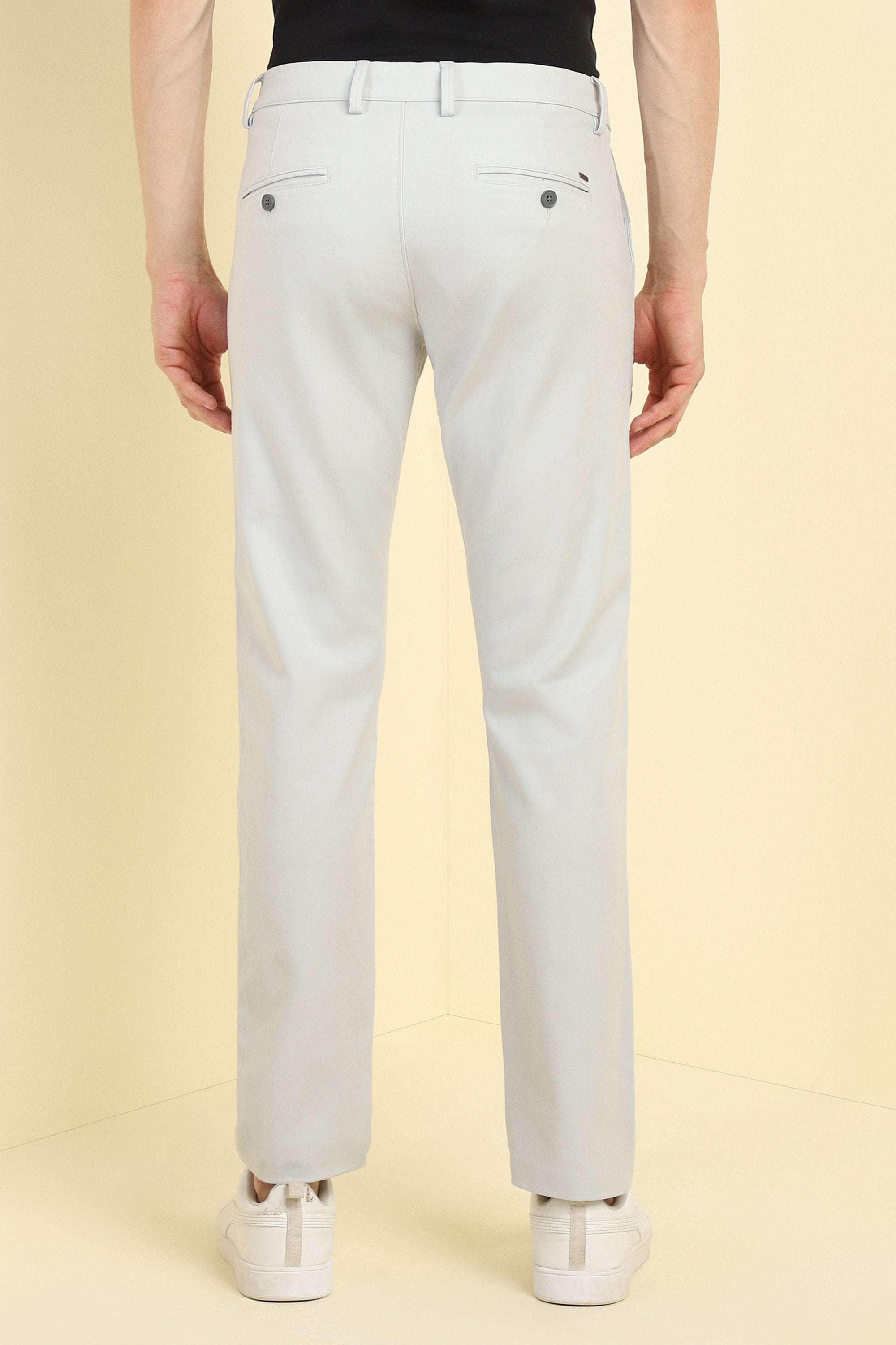 Men's Light Grey Casual Solid Mid Rise Trouser