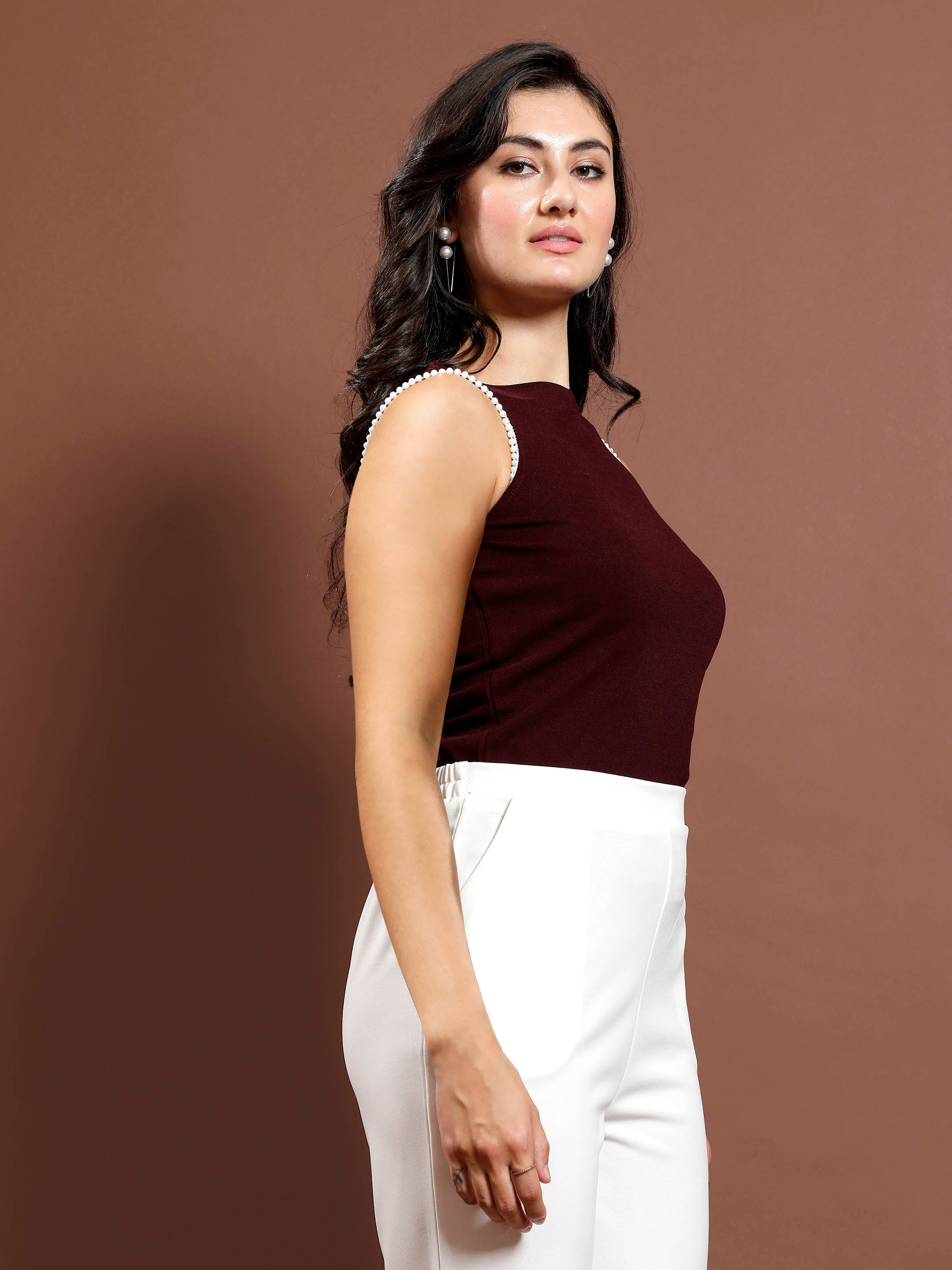 Women's Red Casual Regular Fit Embellished Sleeveless Top