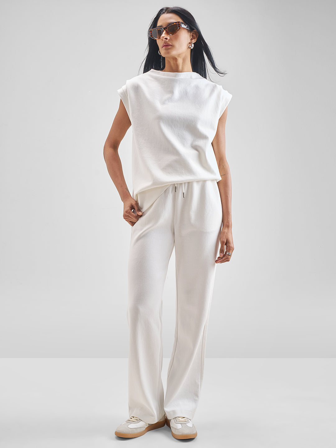 Women's White Casual Textured Relaxed Fit Trackpant