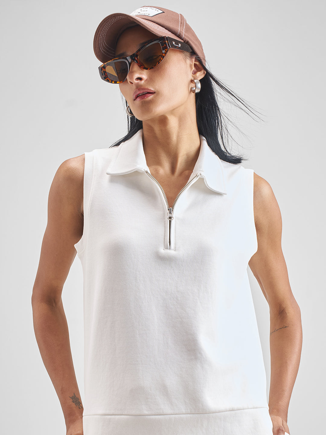 Women's White Casual Self-Design Sleeveless Top