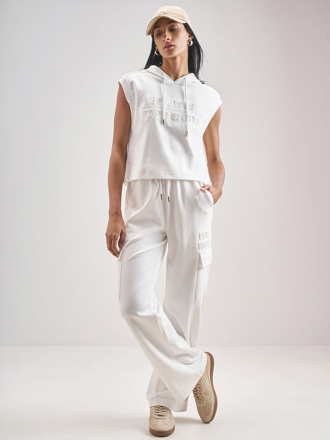 Women's White Casual Self-Design Sleeveless Top