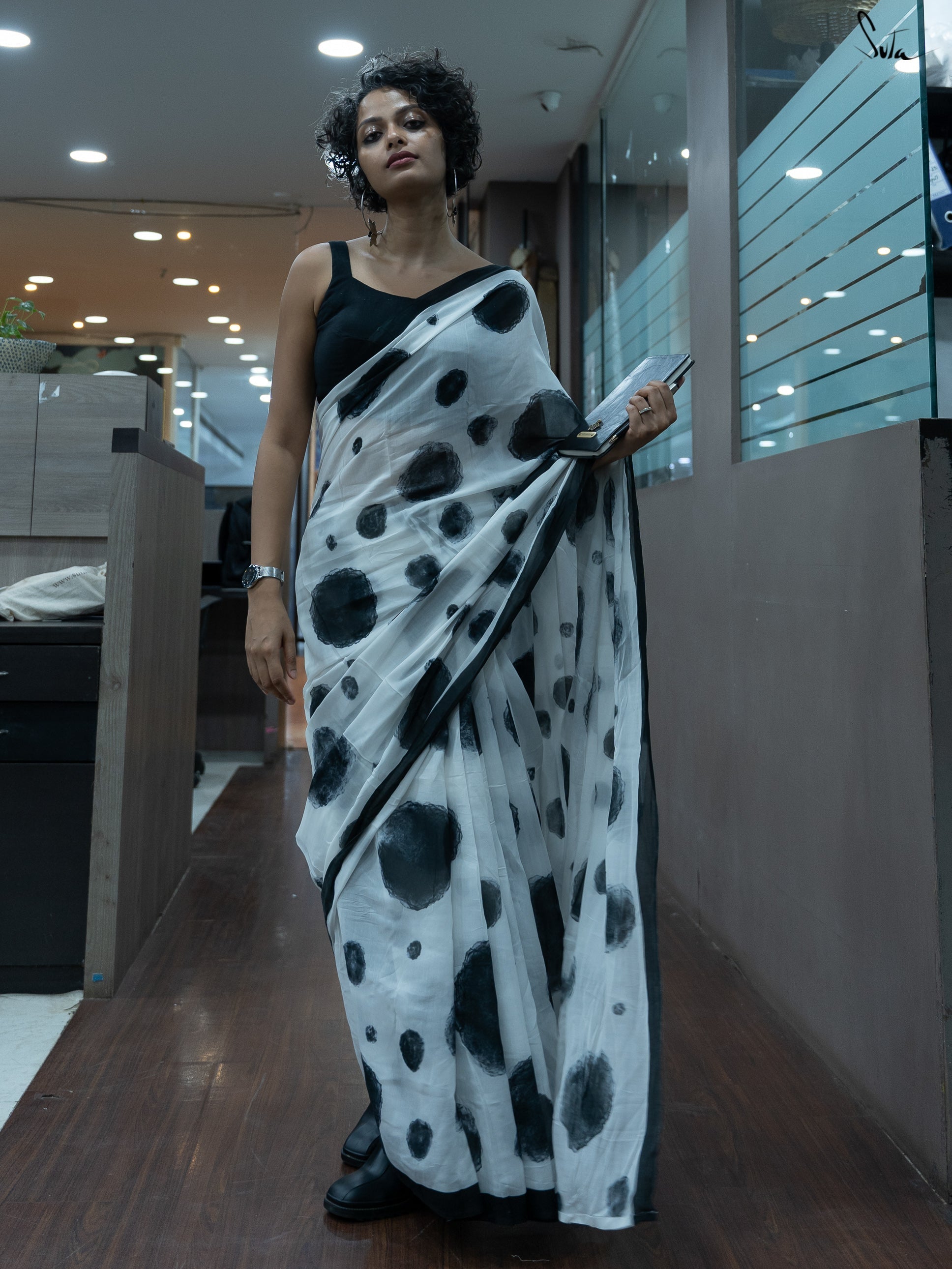 Women's Black Viscose Saree