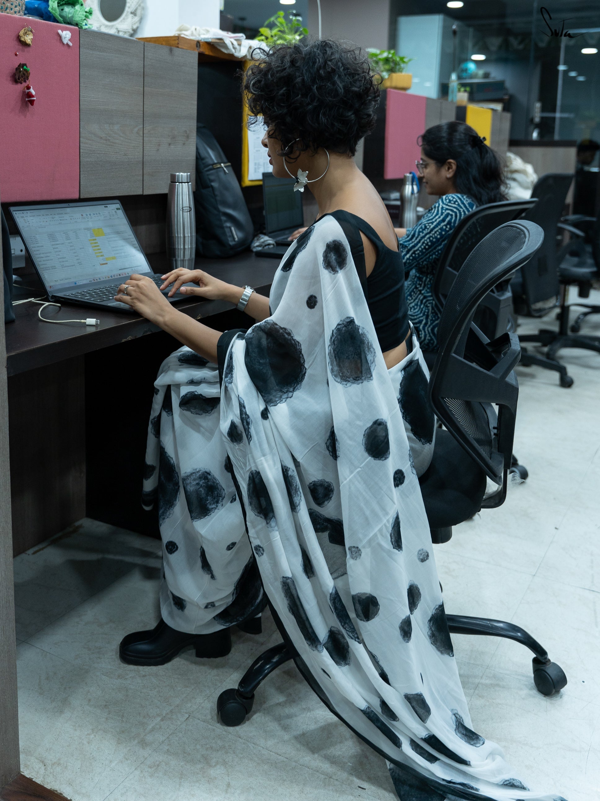 Women's Black Viscose Saree