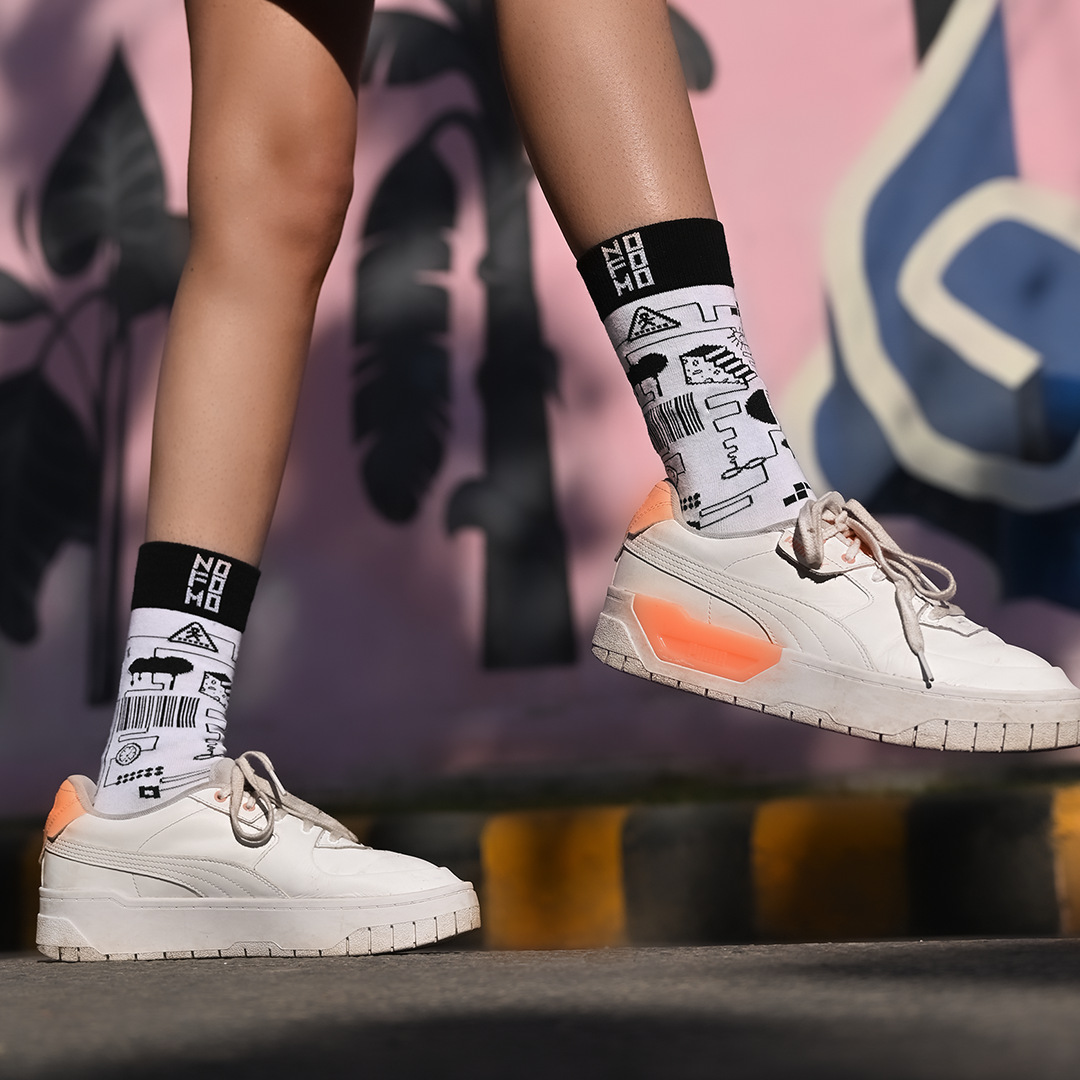Unisex Black and White Crew Lengh Infinity Socks