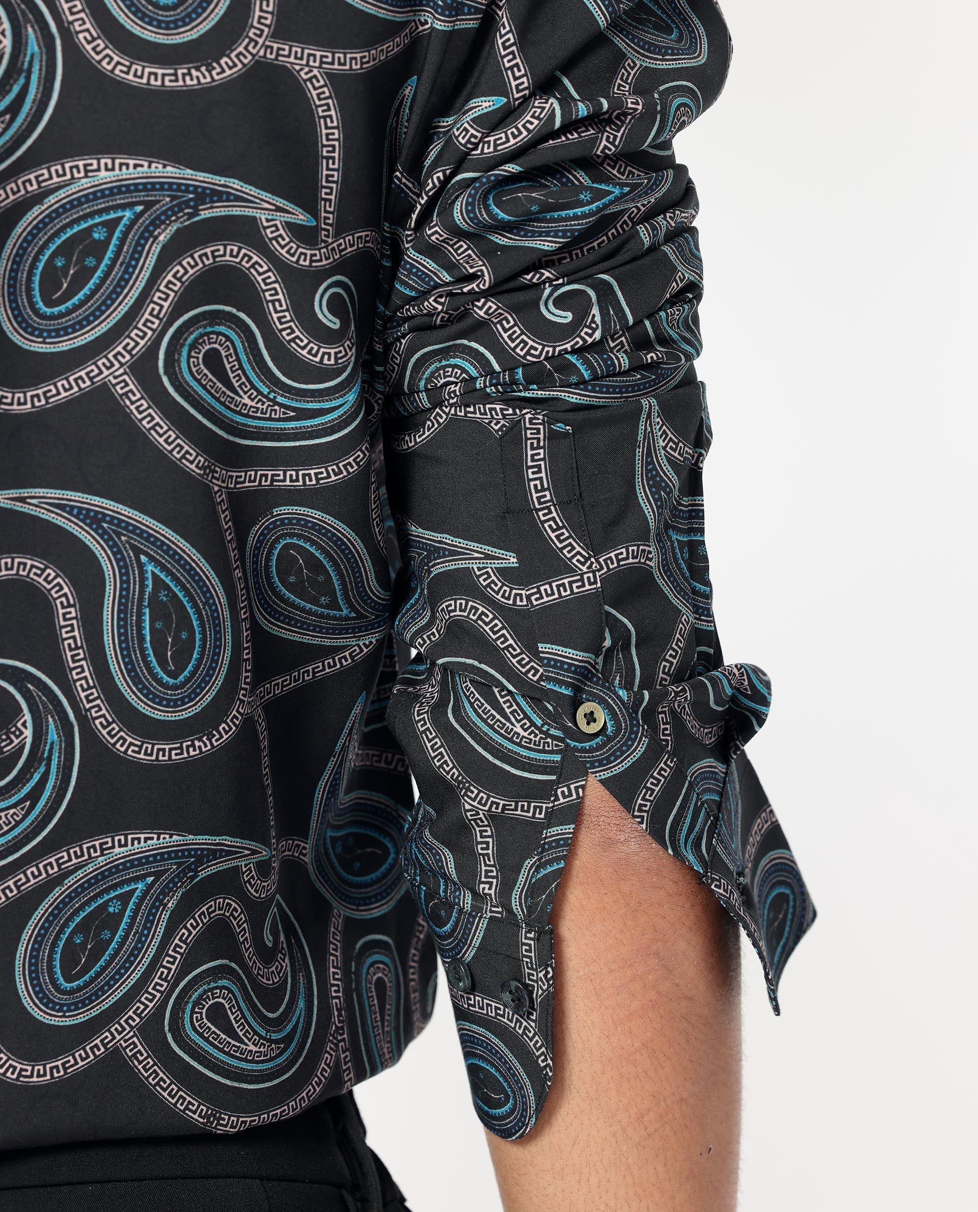 Men's Black Casual Regular Fit Printed Full Sleeves Shirt