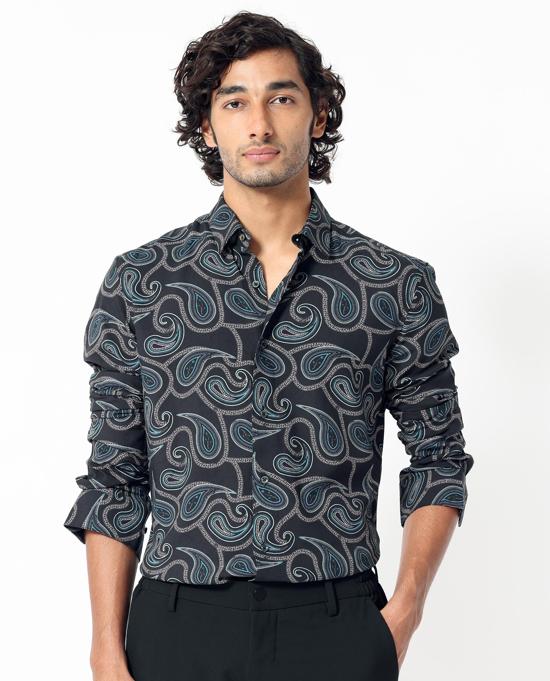 Men's Black Casual Regular Fit Printed Full Sleeves Shirt