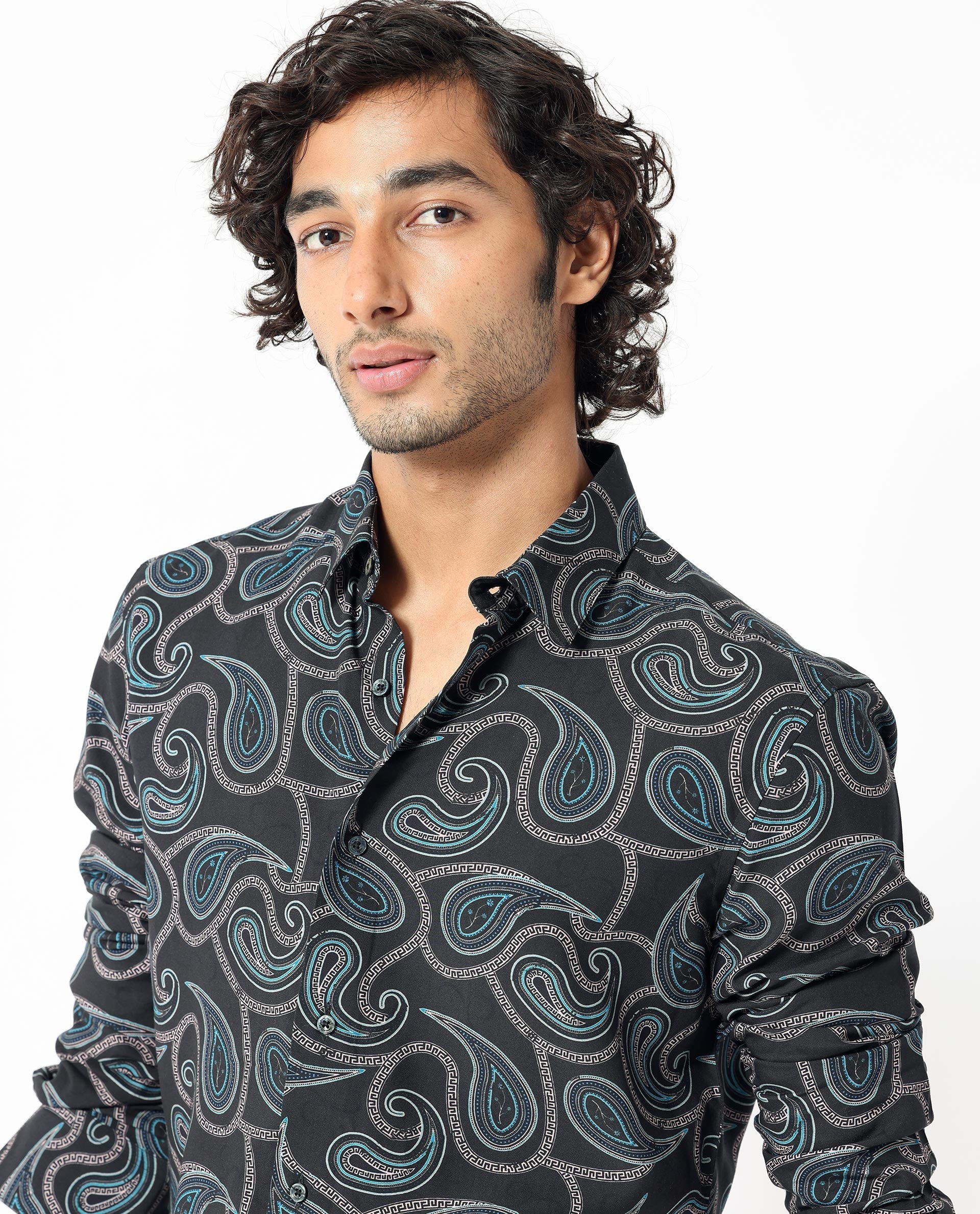Men's Black Casual Regular Fit Printed Full Sleeves Shirt