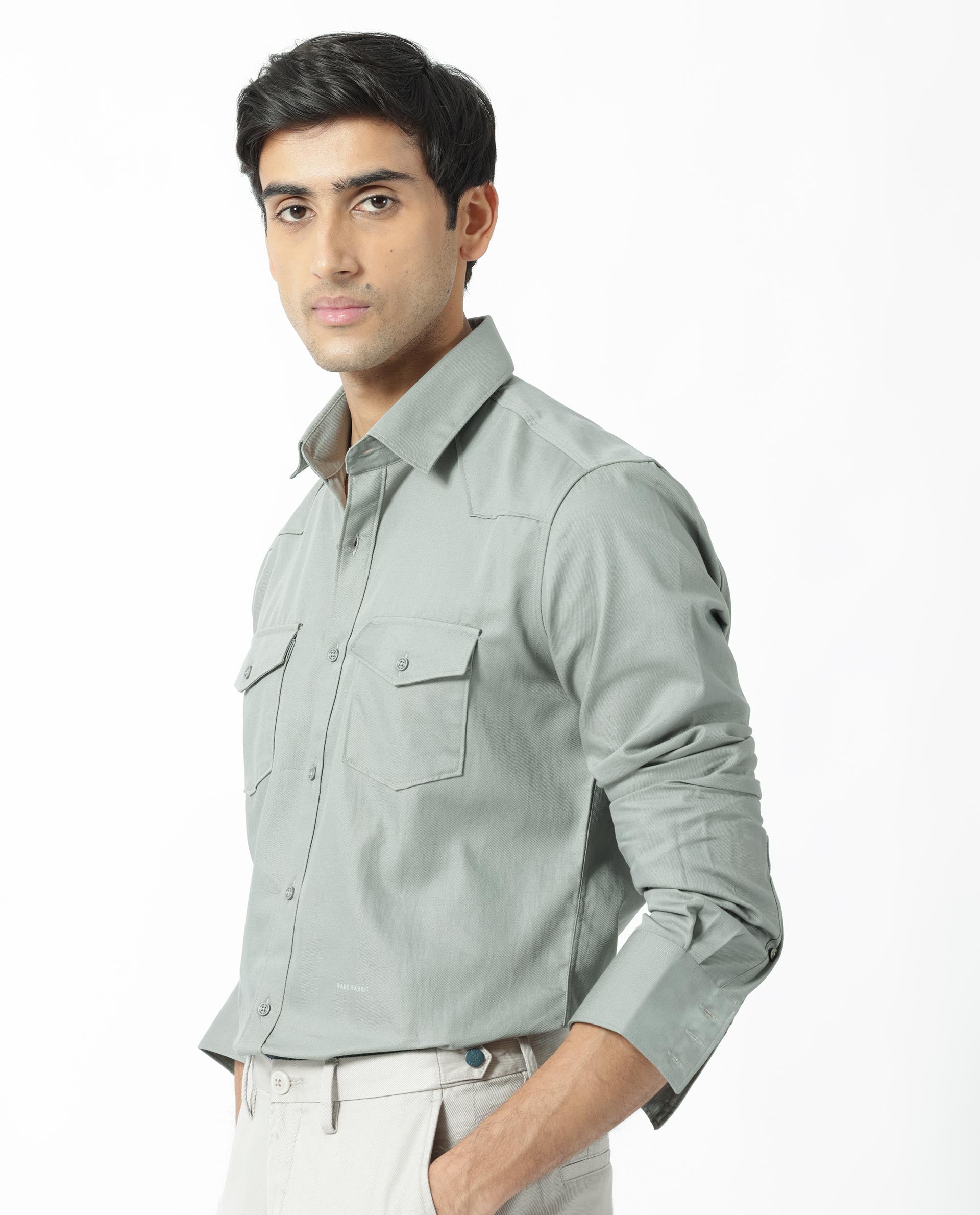 Men's Green Casual Regular Fit Solid Full Sleeves Shirt
